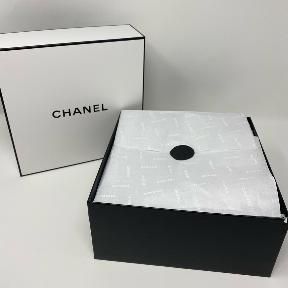 Chanel gift box / 9*9*4 [medium]